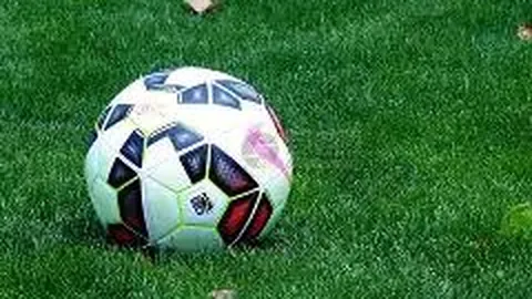 曼联1-0领先首战告捷，拉什福德制胜B费点球助欧联杯八强战首回合占优